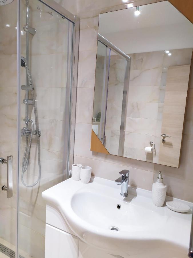 Apartmani Mira Nin Zewnętrze zdjęcie