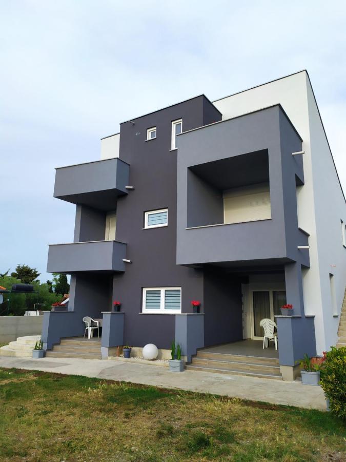 Apartmani Mira Nin Zewnętrze zdjęcie